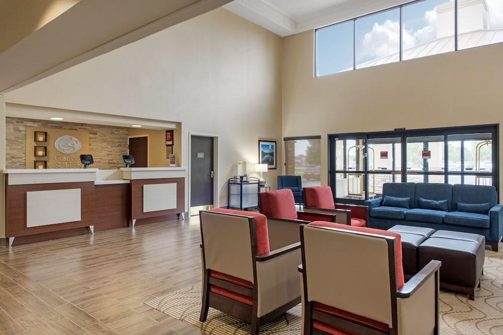 Comfort Suites Lafayette University Area Exterior photo