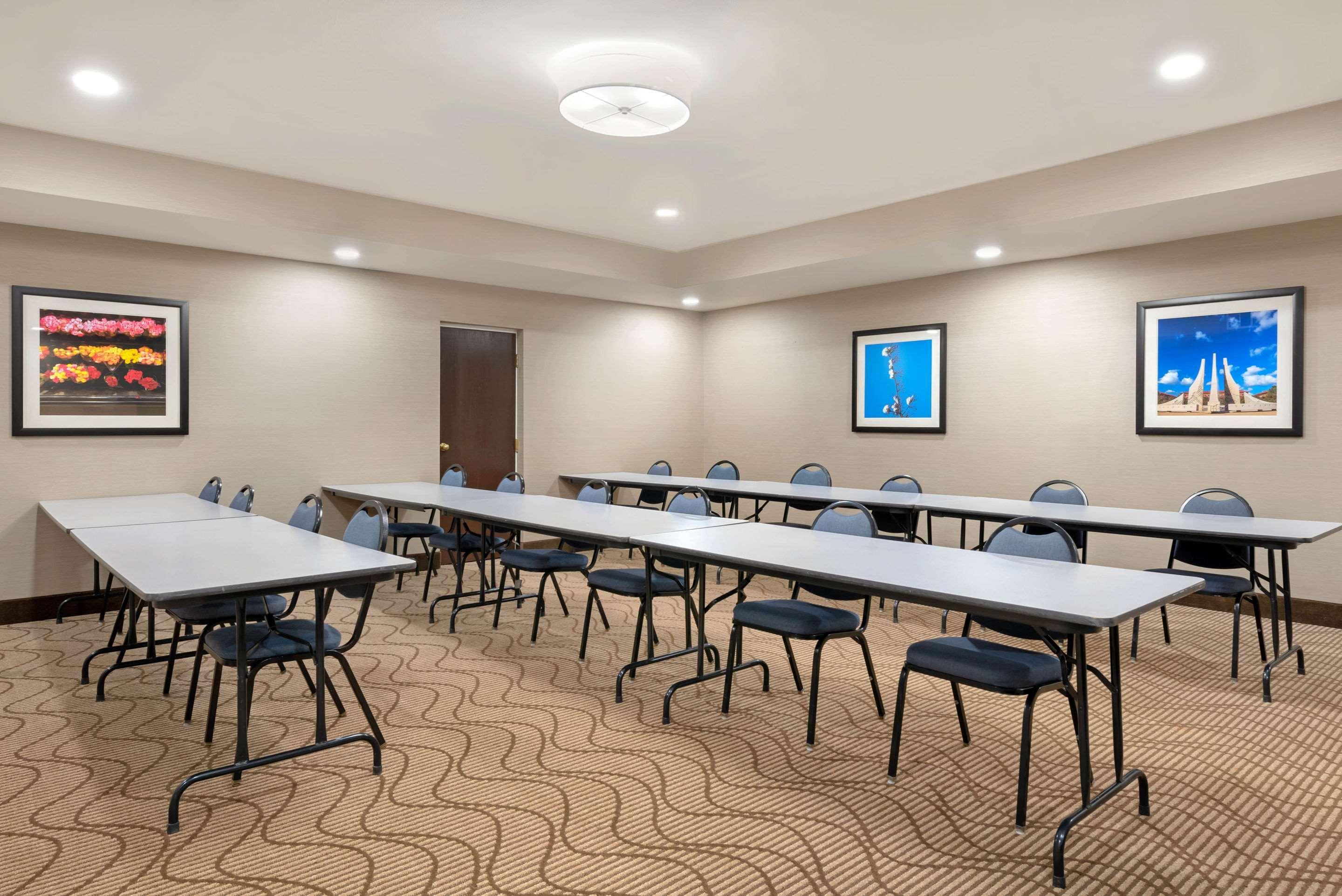 Comfort Suites Lafayette University Area Exterior photo